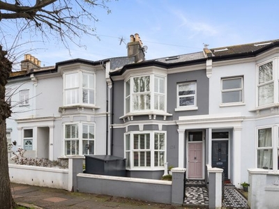 Terraced house to rent in Freshfield Road, Brighton BN2