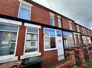 Terraced house to rent in Glendore, Salford M5