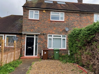 Terraced house to rent in Linton Avenue, Borehamwood WD6