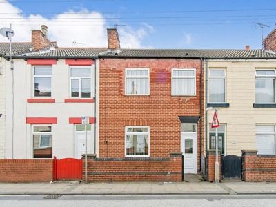Terraced house to rent in Lower Oxford Street, Castleford, West Yorkshire WF10