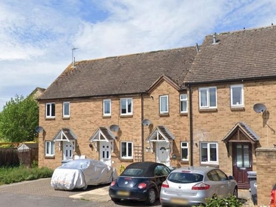 Terraced house to rent in Manor Road, Witney OX28
