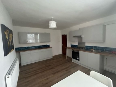 Terraced house to rent in Midland Road, Hyde Park, Leeds LS6
