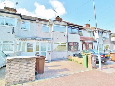 Terraced house to rent in Oval Road North, Essex RM10