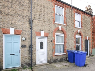 Terraced house to rent in Park Avenue, Newmarket CB8