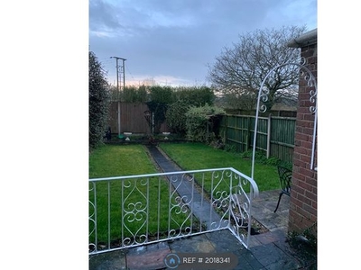 Terraced house to rent in Pinewood Crescent, Stoke-On-Trent ST3
