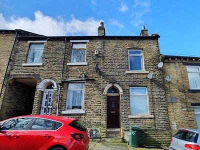 Terraced house to rent in Pleasant Street, Bradford BD7