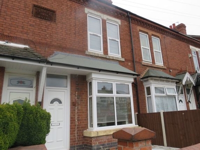 Terraced house to rent in Pottery Road, Oldbury B68