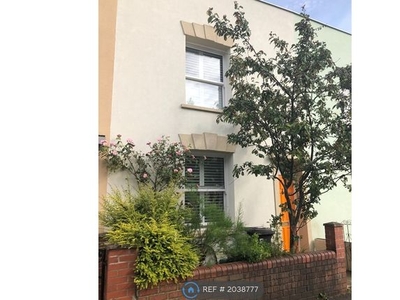 Terraced house to rent in Somerset Terrace, Bristol BS3