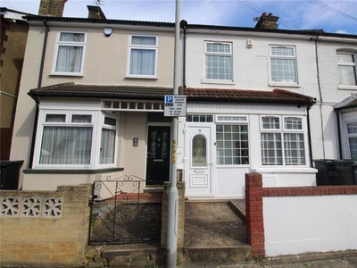 Terraced house to rent in St. James's Avenue, Gravesend, Kent DA11