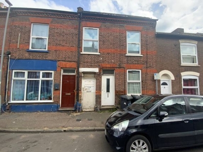 Terraced house to rent in 17 Stanley Street, Luton, Bedfordshire LU1