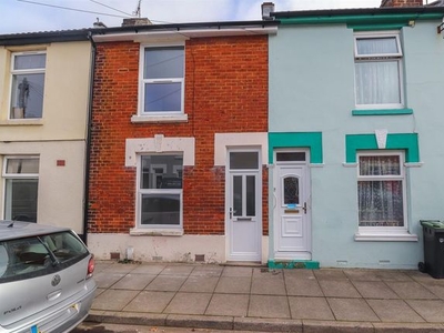 Terraced house to rent in Wainscott Road, Southsea PO4