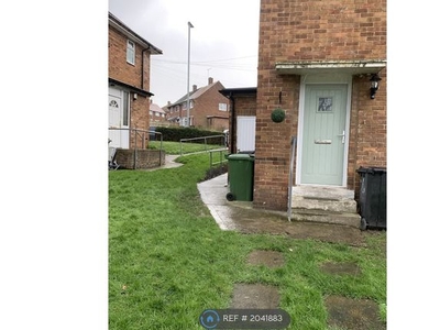 Terraced house to rent in West Grange Drive, Leeds LS10