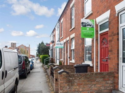 Terraced house to rent in Wollaton Road, Beeston, Nottingham NG9