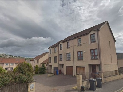 Town house to rent in Blackness Road, Dundee DD1