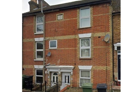 Town house to rent in Foley Street, Maidstone, Kent ME14