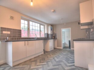 Town house to rent in Tunstall Terrace, Sunderland SR2