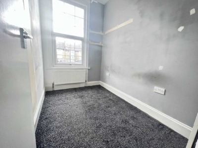 3 bedroom semi-detached house for sale London, E6 3HB