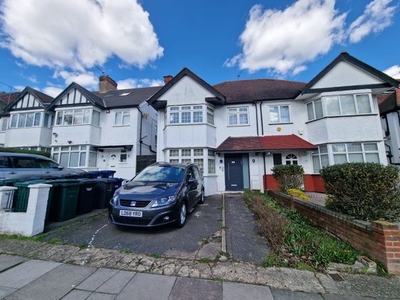 4 bedroom semi-detached house for sale Hendon, NW4 2LP