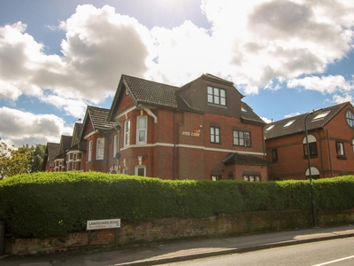 1 bedroom ground floor flat for sale in Ayes Court, Hill Lane, Southampton, SO15