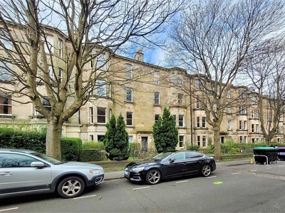 2 bed first floor flat for sale in Marchmont