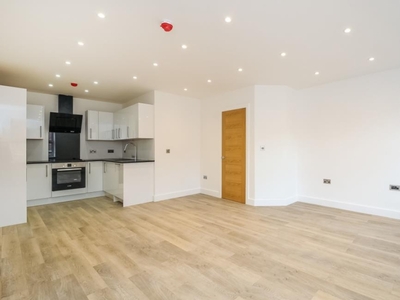 2 Bed Flat/Apartment For Sale in High Wycombe, Buckinghamshire, HP13 - 4933143