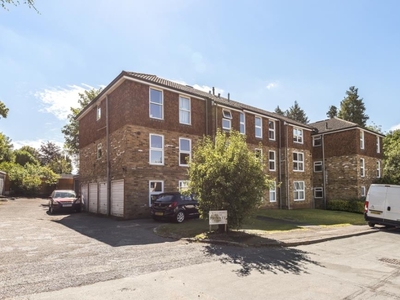 2 Bed Flat/Apartment For Sale in West Wycombe, Buckinghamshire, HP12 - 4854227