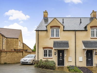 2 Bed House For Sale in Bicester, Oxfordshire, OX26 - 5393297