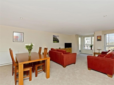 2 bed maindoor flat for sale in The Shore