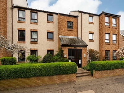 2 bed second floor flat for sale in Blackford