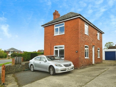 2 bedroom detached house for sale in Cheney Manor Road, Swindon, SN2