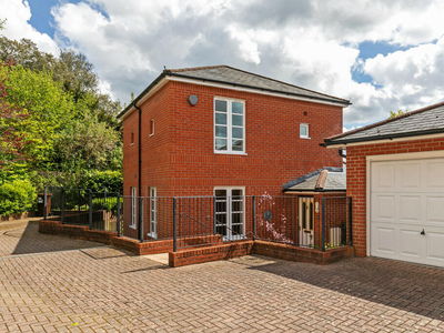 2 bedroom detached house for sale in Northbrook Avenue, Winchester, SO23 0LE, SO23