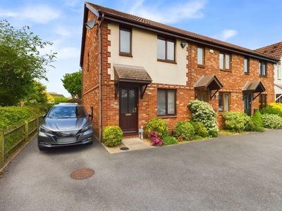 2 bedroom end of terrace house for sale in Stanbury Mews, Hucclecote, Gloucester, GL3