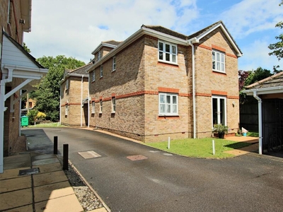 2 bedroom flat for sale in 445 Winchester Road, Southampton, SO16