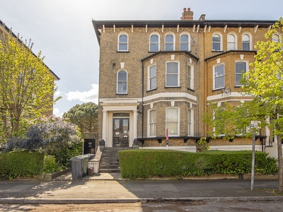 2 bedroom property for sale in 32 Grove Road, Surbiton, KT6