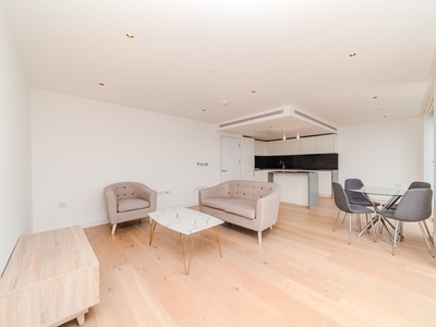 2 bedroom property to let in Landmark Pinnacle, 10 Marsh Wall, Canary Wharf E14
