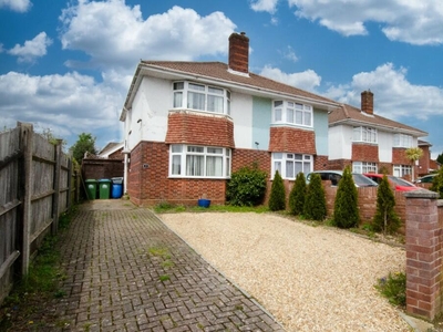 2 bedroom semi-detached house for sale in North East Road, Southampton, Hampshire, SO19