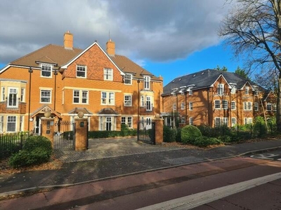 2 Bedroom Shared Living/roommate Crowthorne Wokingham