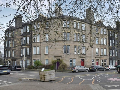 3 bed flat for sale in Leith Links