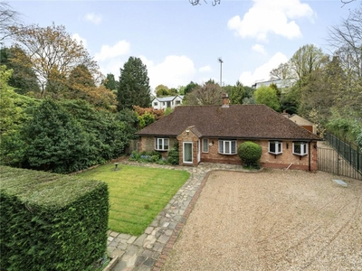 3 bedroom bungalow for sale in Hopgarden Lane, Sevenoaks, Kent, TN13