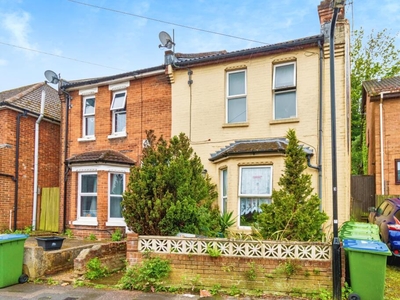 3 bedroom semi-detached house for sale in Earls Road, Southampton, Hampshire, SO14