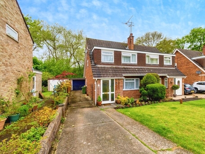 3 bedroom semi-detached house for sale in Longleat Gardens, Southampton, Hampshire, SO16