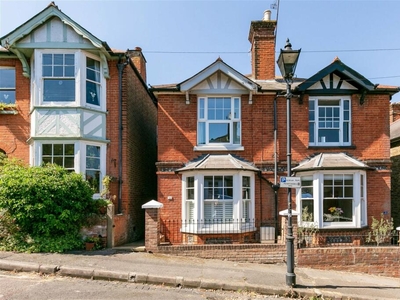 3 bedroom semi-detached house for sale in Oxford Road, Guildford, GU1