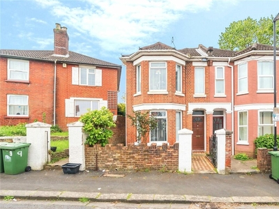 3 bedroom semi-detached house for sale in Sandhurst Road, Polygon, Southampton, Hampshire, SO15
