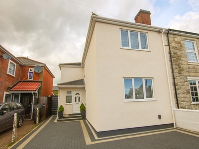 3 bedroom semi-detached house for sale in Shirley, Southampton, SO15