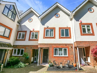 3 bedroom terraced house for sale in Park Road, Winchester, Hampshire, SO23