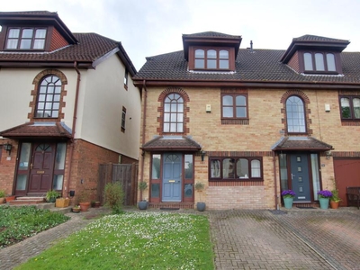 3 bedroom town house for sale in Bassett, Southampton, SO16