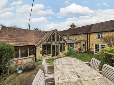 4 Bed Cottage For Sale in Great Rollright, Oxfordshire, OX7 - 5360175