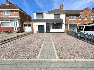4 bedroom end of terrace house for sale in Hardwick Road, Solihull, B92