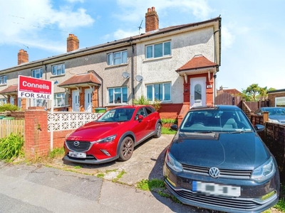 4 bedroom end of terrace house for sale in Poppy Road, SOUTHAMPTON, SO16