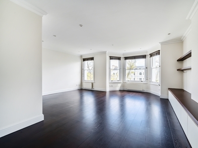 4 bedroom property to let in Colville Gardens Notting Hill W11